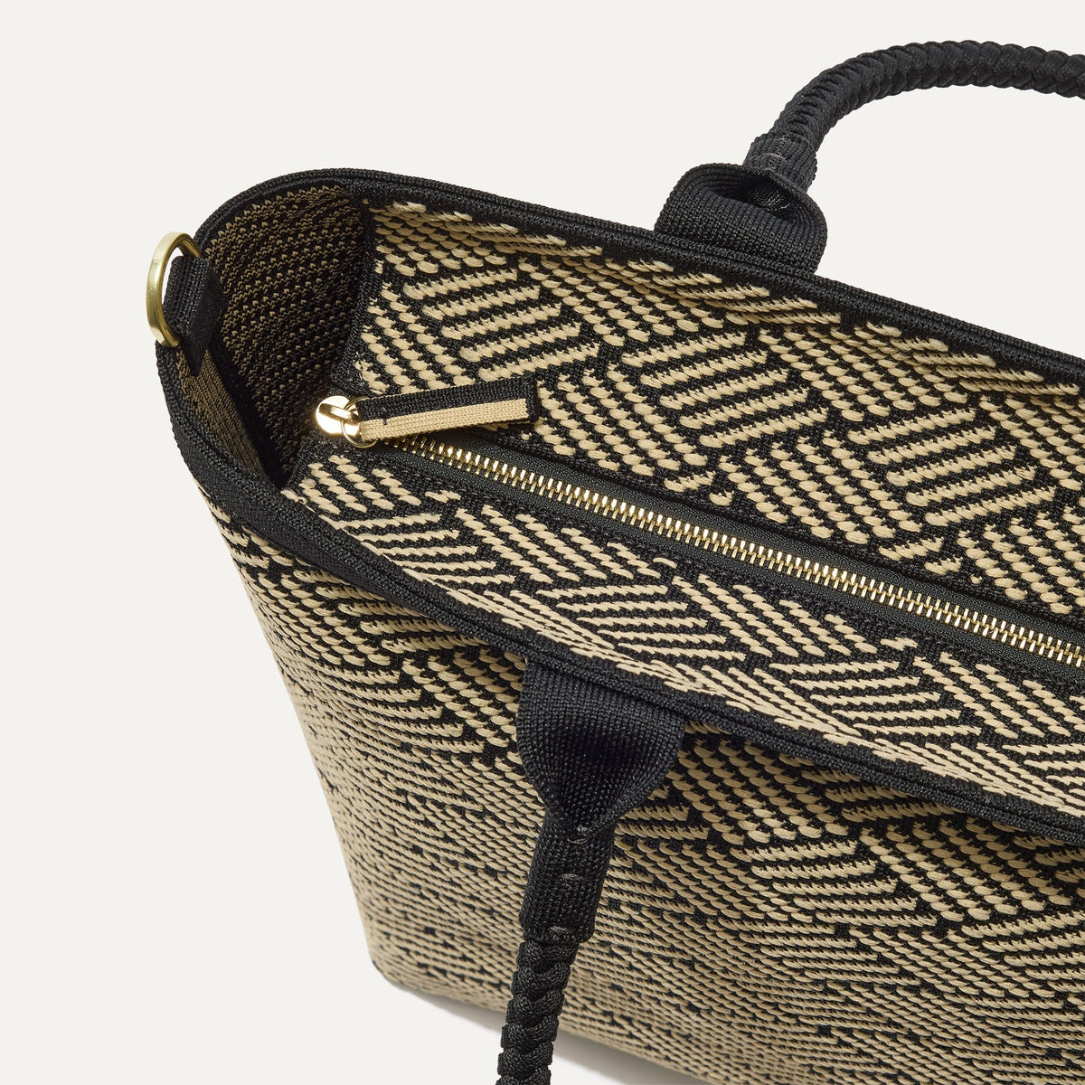 Rothy's The Lightweight Zipper Tote in Polar Zig Zag