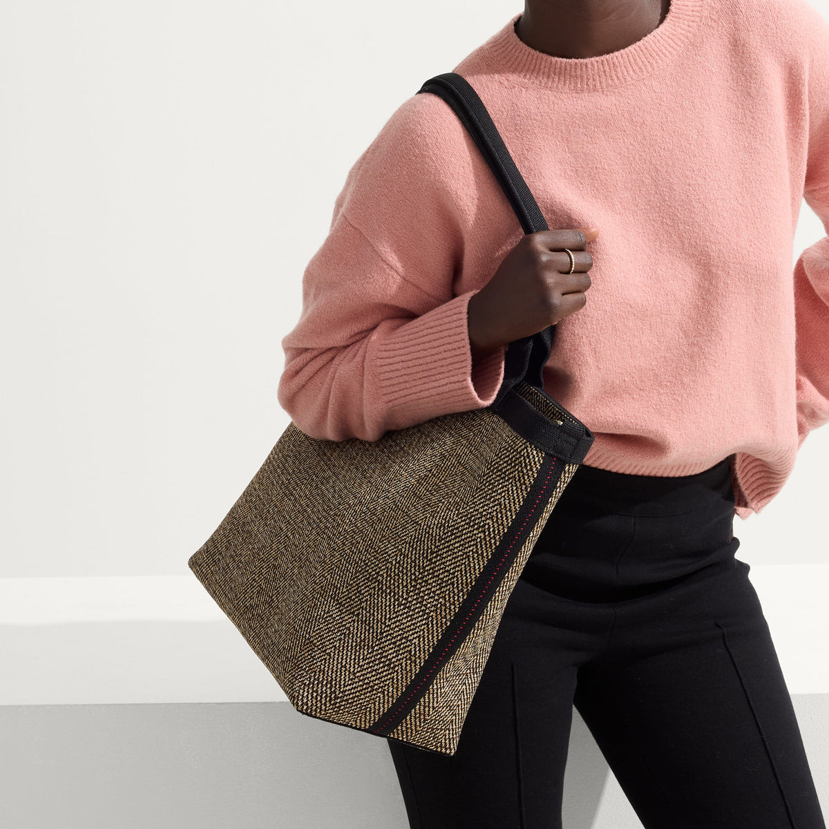 Rothy's The Lightweight Zipper Tote in Cacao Herringbone